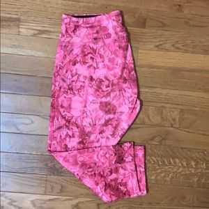 Lularoe Jade workout Capri leggings size medium